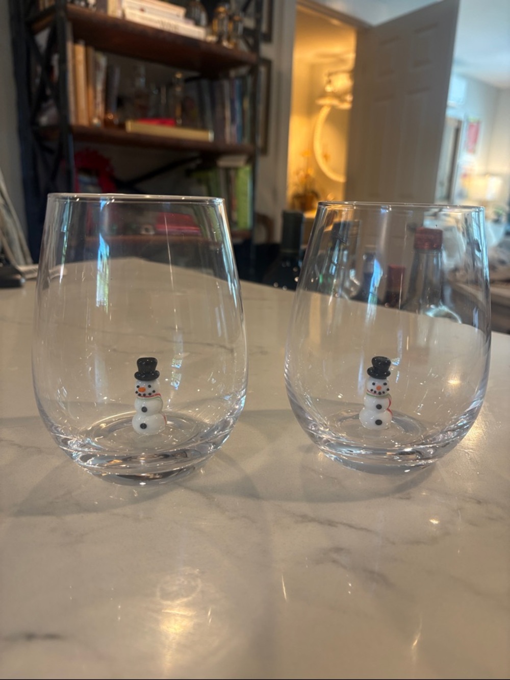 Set of 2 Stemless Wine Glasses with Snowman Inserts